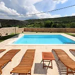 Villa Zrmanja *