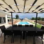 Zrmanja Villa Kruševo